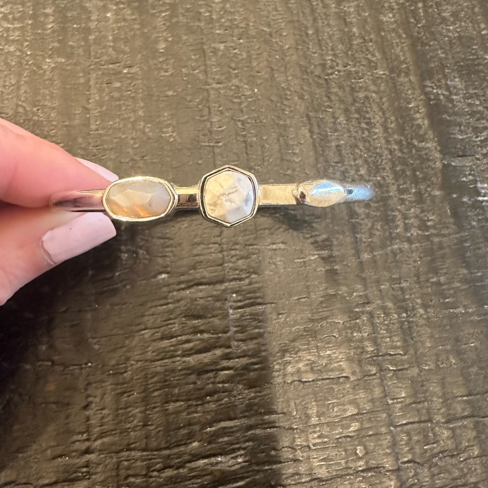 Kendra Scott Davis Bangle in Silver with Howlite stone